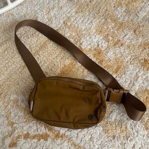 Lulu Lemon Belt Bag burnt caramel used